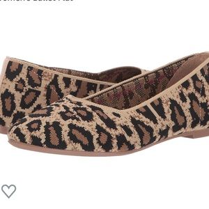 NWT Skechers Women Ballet Flats
